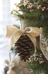 pinecone-christmas-decor