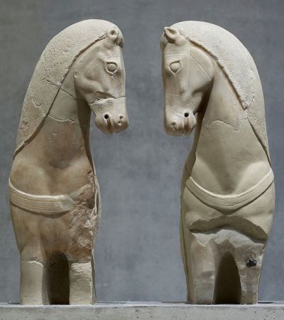 two-of-the-horses-of-marble-quadriga-four-horse-chariot-ex-voto-of-570-bce-the-new-acropolis-museum-photo-giorgos-vitsaropoulos